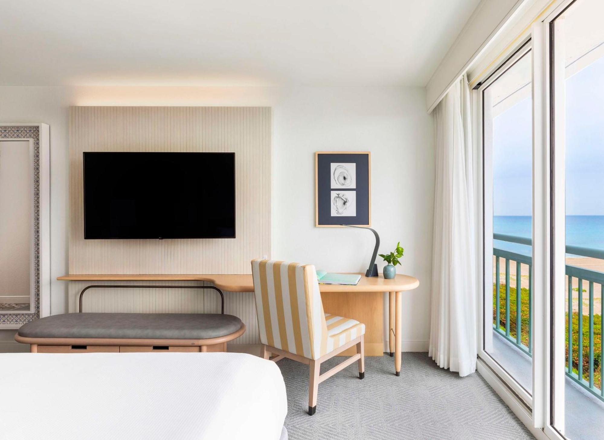 The Singer Oceanfront Resort, Curio Collection By Hilton Рів'єра-Біч Екстер'єр фото