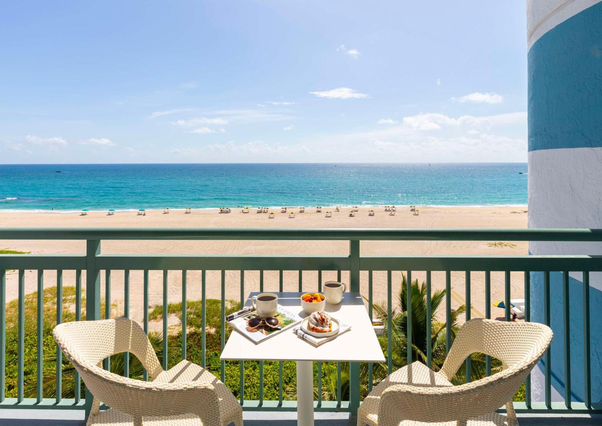 The Singer Oceanfront Resort, Curio Collection By Hilton Рів'єра-Біч Екстер'єр фото