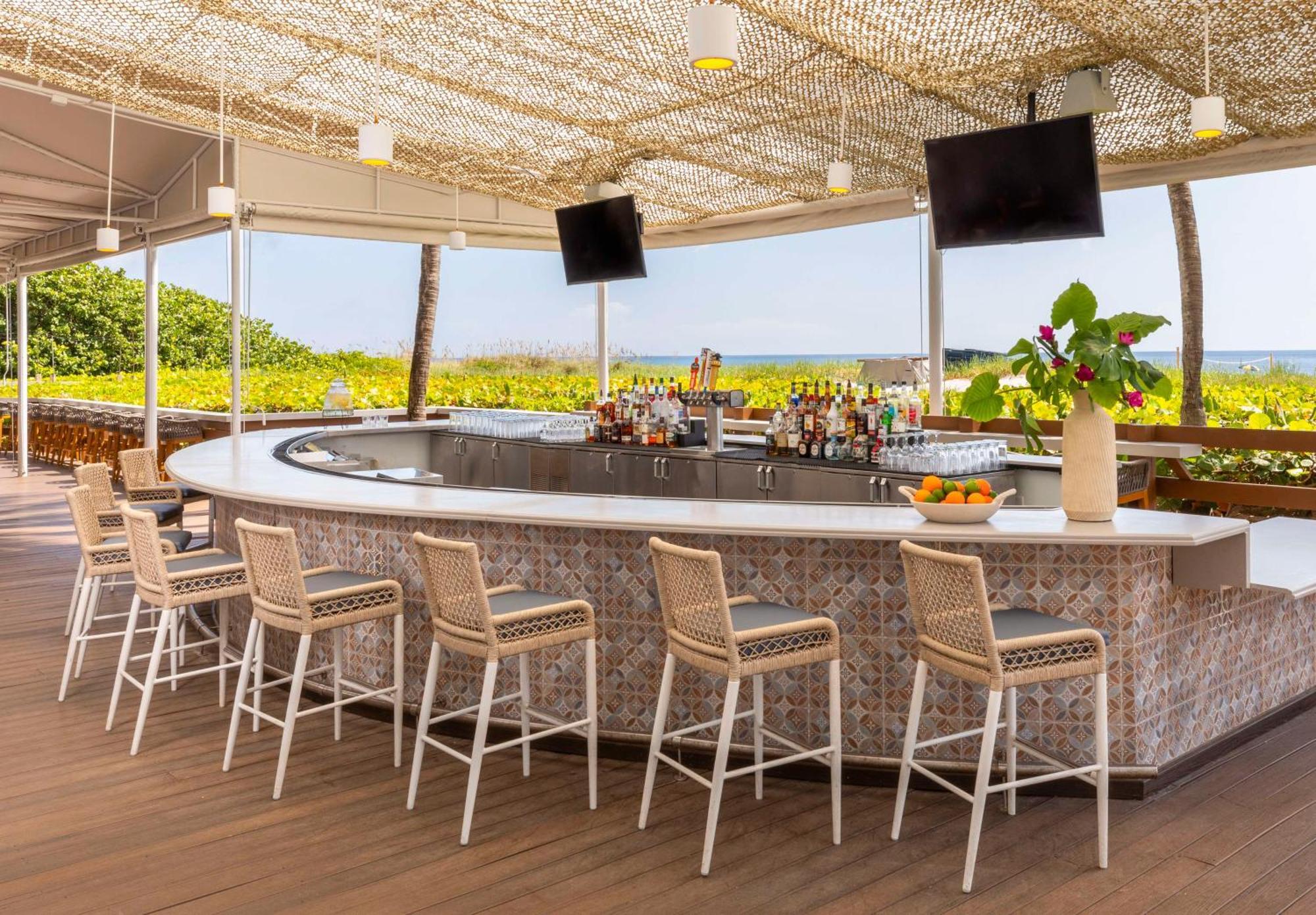 The Singer Oceanfront Resort, Curio Collection By Hilton Рів'єра-Біч Екстер'єр фото