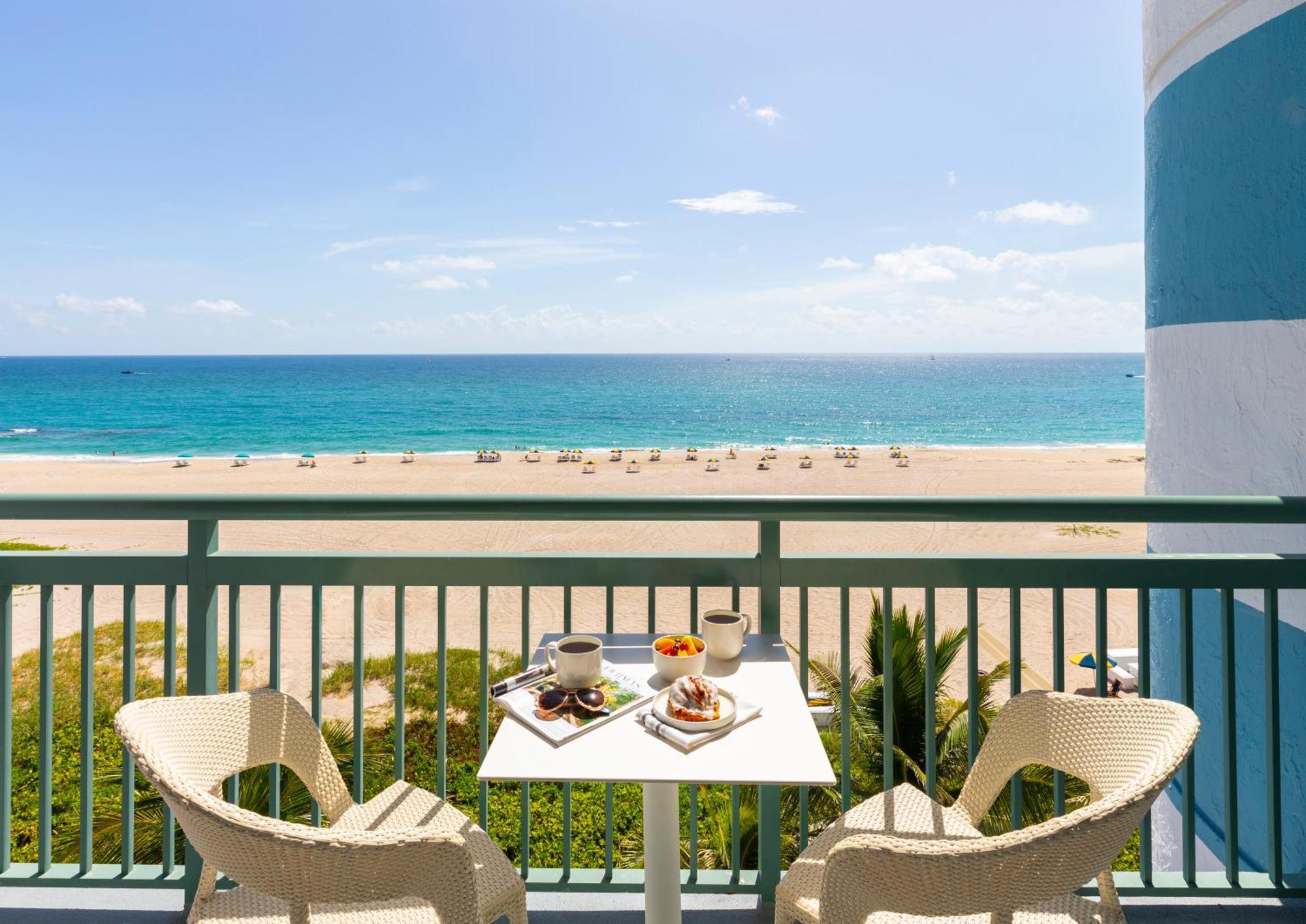 The Singer Oceanfront Resort, Curio Collection By Hilton Рів'єра-Біч Екстер'єр фото